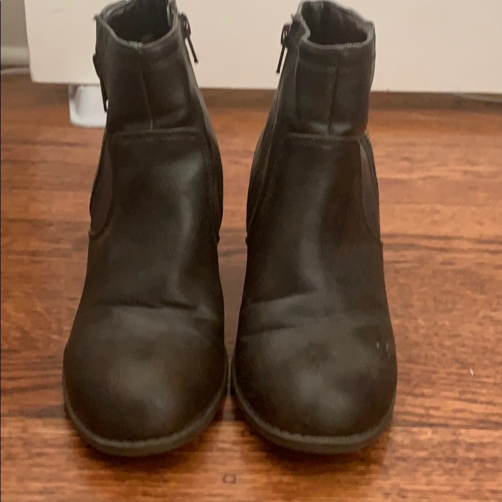 Boots - Picture 3 of 3
